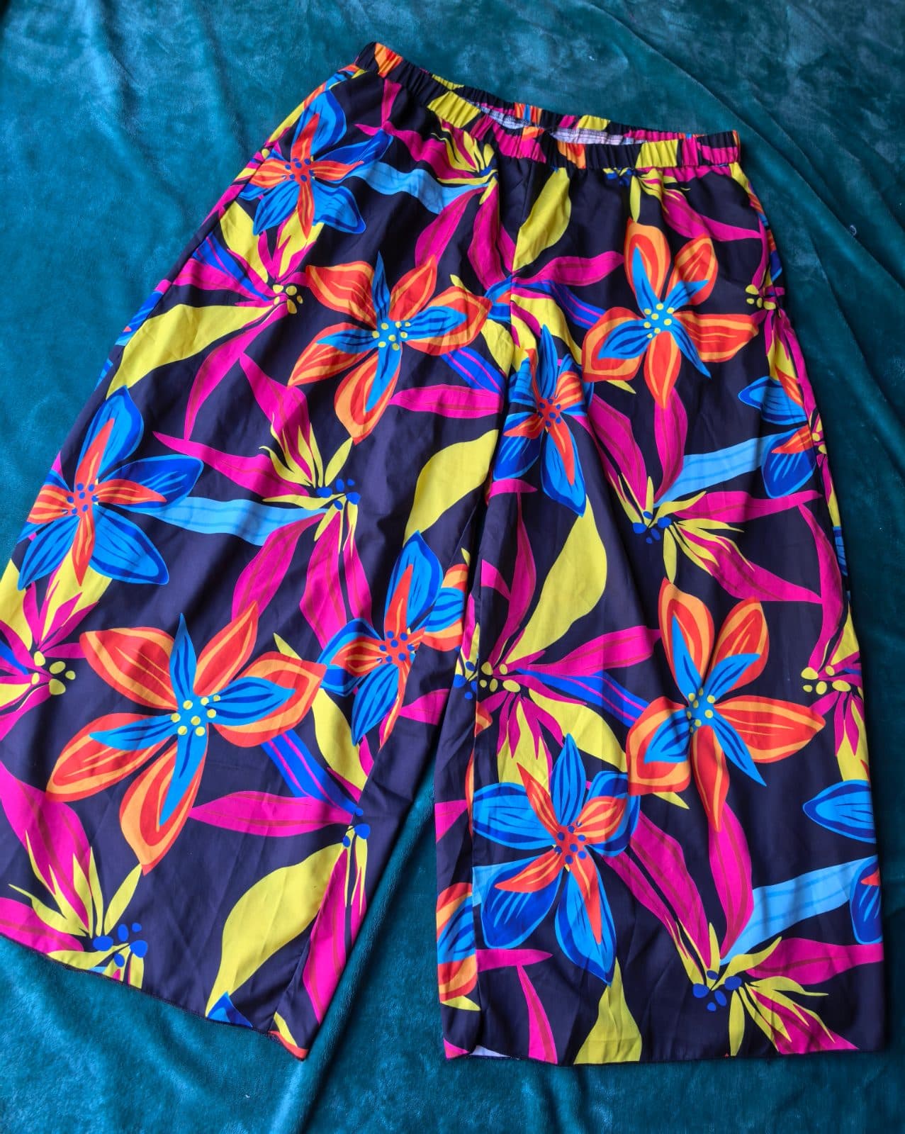Bright tropical floral wide-leg culottes, photo 2